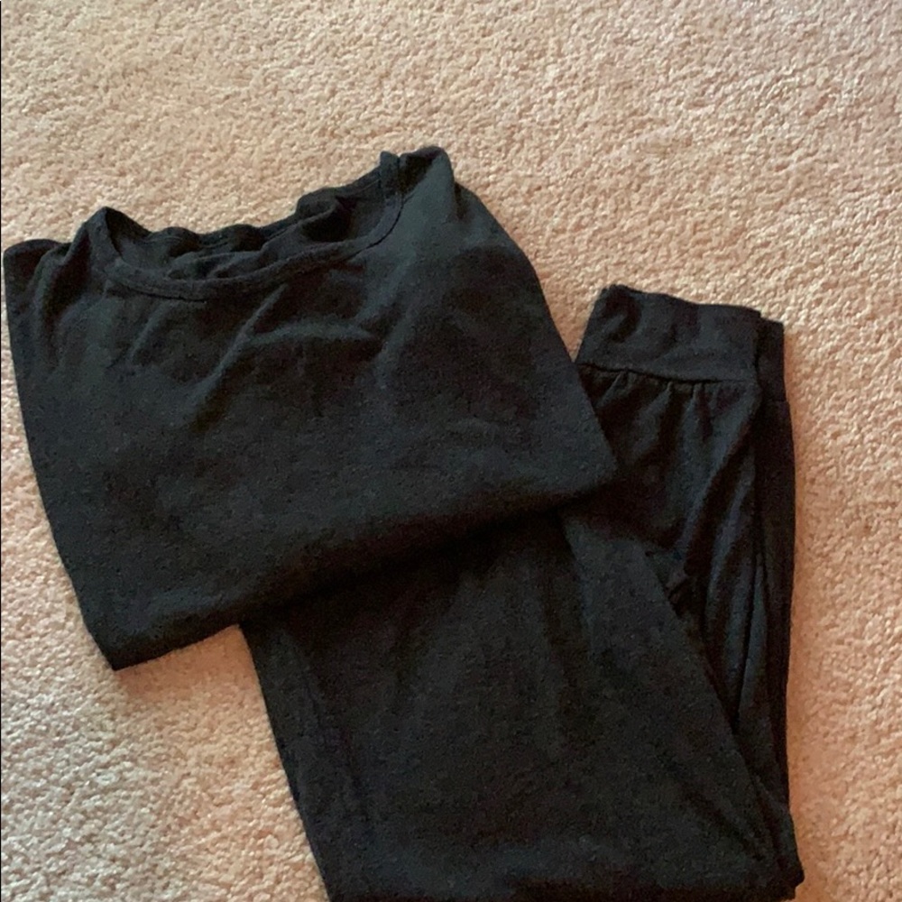 Victoria secrets women’s pj set!